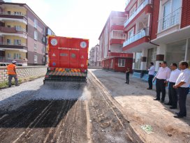 Beyşehir Belediyesi mahallelerde yol çalışmalarını sürdürüyor