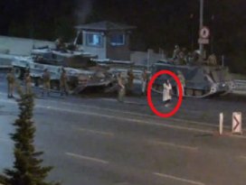 Darbecilere tek başına direnen kadın!