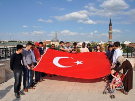 NEÜ KONDİL öğrencileri darbe girişimine tepki gösterdi