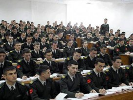 Askeri okullar resmen kapatılıyor