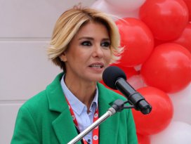 Gülben Ergen ne yapmaya çalışıyor?