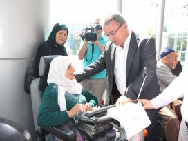 78 adet akülü engelli aracı ihtiyaç sahiplerine verildi