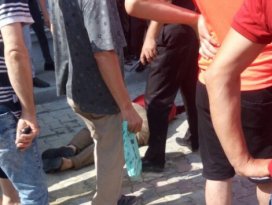 Kızının gözleri önünde uzun namlulu silahlarla taranarak başından vuruldu