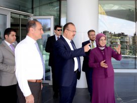 Vali Canbolat’tan Başkan Toru’ya ziyaret