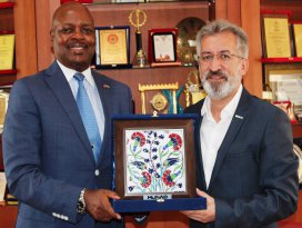 Ruanda Büyükelçisi, MÜSİAD Konya Şubesi’ni ziyaret etti