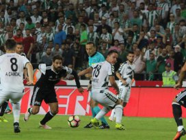 Beşiktaş maçı derbi havasında geçti