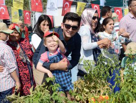 Özel öğrenciler hasat şenliğinde buluştu