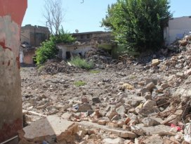 Sur’da bin 312 bina yıkıldı