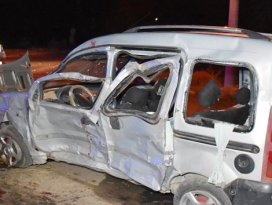 Hafif ticari araç takla attı: 1 ölü, 7 yaralı
