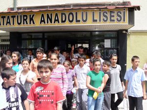 Öğrenci ‘sömürü aracı’ değil