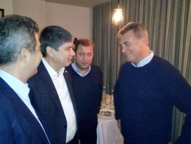 Fikret Orman ve Haluk Levent beraber şarkı söyledi