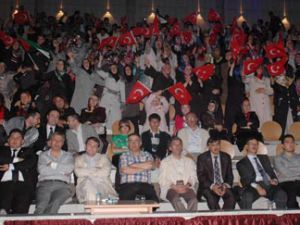 Mavi Özgürlük Gecesinde İsraile teki yağdı