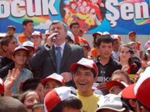 Büyükşehir çocuk şenliği yapıldı