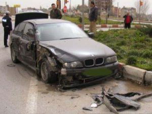 Alkollü sürücü banka şubesine girdi