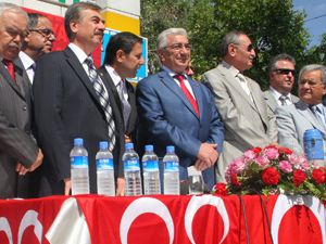 MHP teröre lanet okudu
