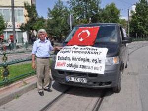 Yerel gazeteciden teröre ilginç protesto