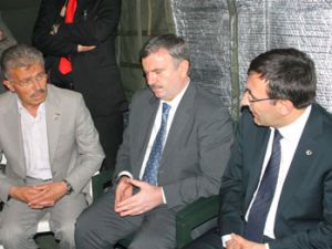 Şehidin evine taziye ziyaretleri