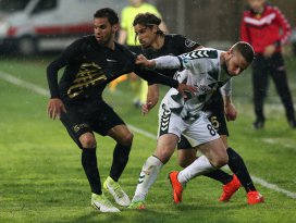 Konyaspor, deplasmandan puan çıkarttı