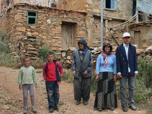 Kardeşler uzanacak yardım elini bekliyor