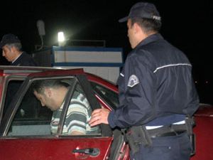 Önce araçlara çarptı, sonra yakalandı