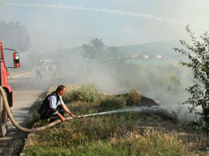Beyşehir Gölü kıyısında çardak yangını