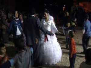 Ercişte düğünler, kuyumculara can suyu oldu