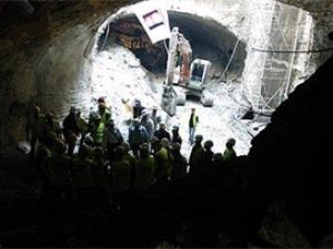İzmir metrosunda göçük; 2 ölü 4 yaralı