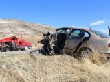 Konyada 2 otomobilin çarpıştığı kazada 1 kişi öldü, 4 kişi yaralandı
