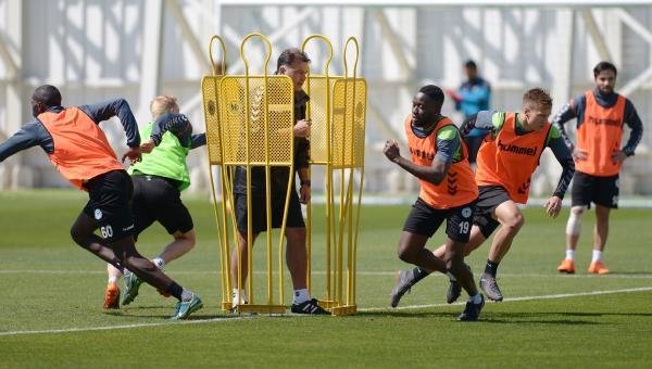 atiker-konyaspor-osmanlispor-macinin-hazirliklarini-tamamladi.jpg
