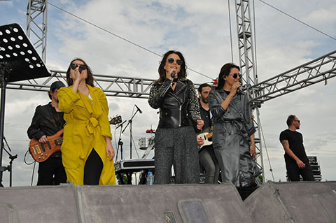 aw383951_09-001.jpg