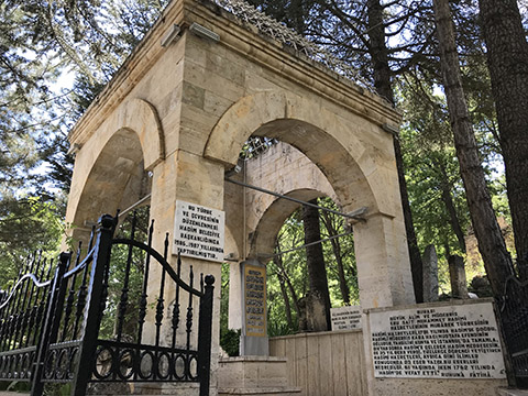 aw411309_04.jpg