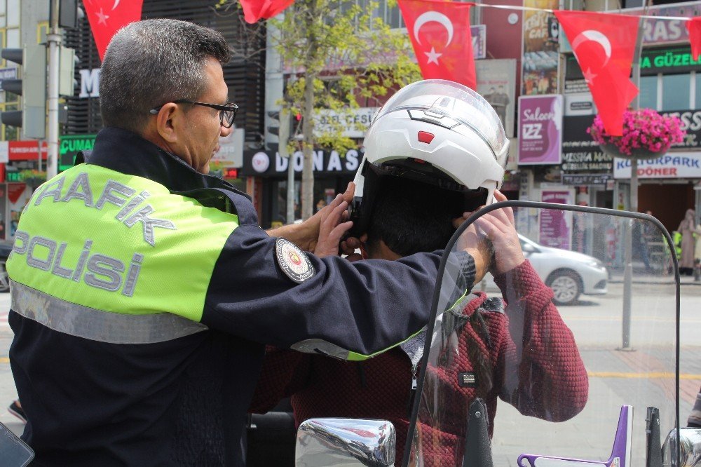 konyada-trafik-haftasi-dolayisiyla-il-emniyet-mudurlugu-ve-konya.jpg