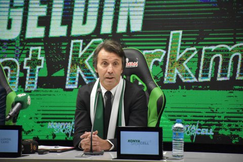 konyaspor,-bulent-korkmaz-ile-1,5-yillik-sozlesme-imzaladi--(3).jpg
